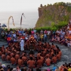 Zdjęcie z Indonezji - Taniec kecak przed swiatynia w Uluwatu