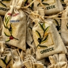 Zdjęcie z Grecji - oliwkowe mydełka ( te naturalne bez dodatków) strasznie śmierdzą...