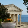 Zdjęcie z Grecji - na poziomie  pierwszym Twierdzy znajduje sie ciekawy neoklasyczny kosciół 