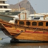 Zdjęcie z Omanu - piękne drewniane łodzie...