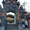 Zdjęcie z Indonezji - Przy wejsciu na teren kompleksu swiatyn Pura Tanah Lot