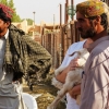 Zdjęcie z Zjednoczonych Emiratów Arabskich - dumny i zadowolony właściciel kózki