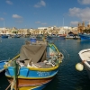 Zdjęcie z Malty - Marsaxlokk to mała rybacka wioska, która słynie z kolorowych łódeczek luzzu