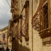 Zdjęcie z Malty - niesamowite "napompowane" kraty w oknach
