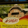Zdjęcie z Polski - szyld reklamowy dawnego dworku