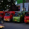 Zdjęcie z Tajlandii - Tuk tuki czekaja na klientow :)