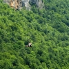 Zdjęcie z Czarnogóry - jakiś śmiałek na tyrolce