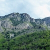 Zdjęcie z Czarnogóry - wyzoomowany widoczny w oddali fragment trasy kolejowej Belgrad-Bar