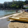 Zdjęcie z Czarnogóry - psiapsiółka mówi: - nic ciekawego na tej plaży... ! :))