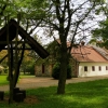Zdjęcie z Polski - w stajni i zabudowaniach folwarcznych również istniały 