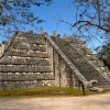 Zdjęcie z Meksyku - na terenie Chichen Itza znajduje się ciekawa niewielka piramida- jako Grobowiec Kapłana