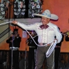 Zdjęcie z Meksyku - po tańcach jeszcze występ nieco podstarzałego 🙎 meksykańskiego kowboja 😜 