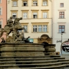 Zdjęcie z Czech - Dochodzimy na Dolny Rynek. Tu też wita nas fontanna.