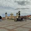 Zdjęcie z Polski - Parkujemy na Rynku, przed kościołem Trójcy Przenajświętszej. 