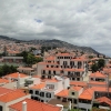 Zdjęcie z Portugalii - Nad dachami Funchal.