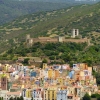 Zdjęcie z Włoch - Bosa- nad kolorową dzielnicą Sa Costa wznosi się zamek Malaspina