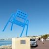 Zdjęcie z Francji - skąd te słynne niebieskie krzesełka w Nicei? 