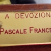 Zdjęcie z Włoch - takie tabliczki z nazwiskami były tu w wielu rzędach....