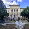 Zdjęcie z Bułgarii - gmach warneńskiego Muzeum Archeologicznego; to zdecydowanie najciekawszy obiekt tego typu, jaki 