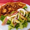 Zdjęcie z Portugalii - przerwa na jedzonko:) mój "omelete com bacalhau picado" -omlet jajeczny z kawałkami 