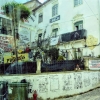 Zdjęcie z Portugalii - tutaj tzw. republica - czyli coś co jest studencką stancją wymalowaną po brzegi graffiti , co może