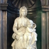 Zdjęcie z Belgii - Brugia - najcenniejsze dzieło to rzeźba Michała Anioła - Madonna z Brugii, powstała w 1504; jest to