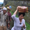 Zdjęcie z Indonezji - Balijczycy przychodzacy